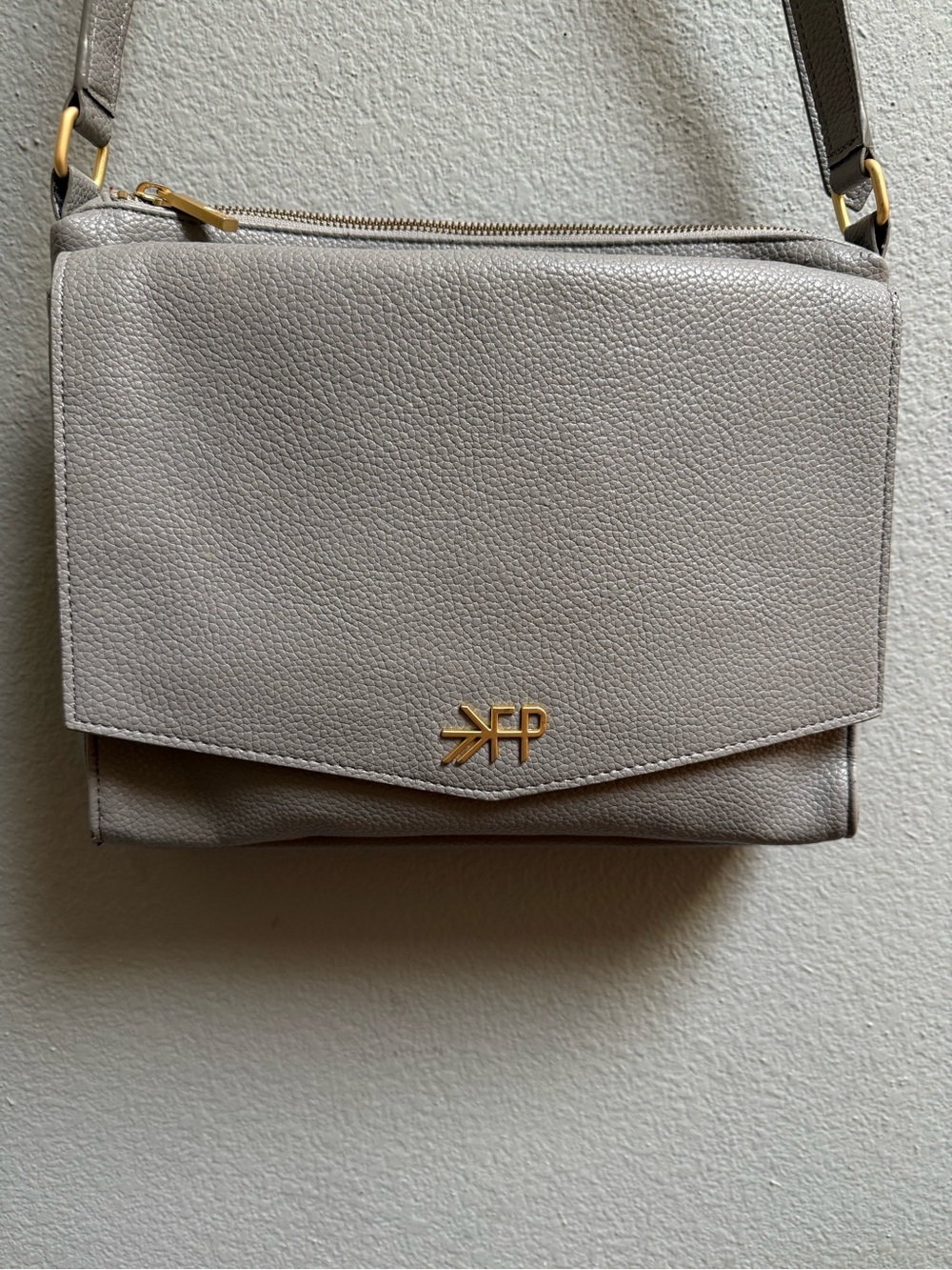 Freshly Picked Pebbled Leather Crossbody in Light Gray with Gold Hardware